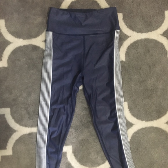 All Fenix high rise 7/8 leggings in Paris Stripes - Picture 5 of 7